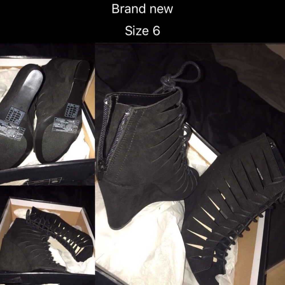 Black wedges
